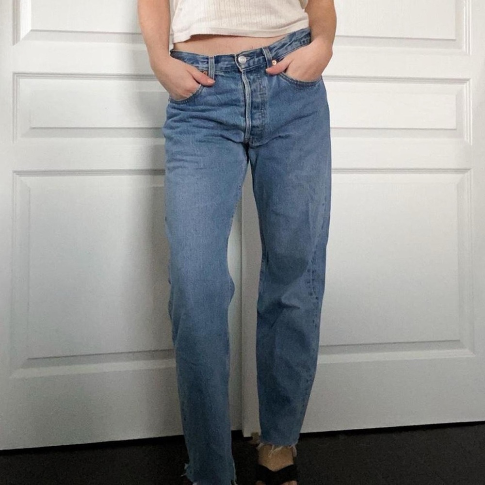 Vintage Levi 501 jeans, 31x34, button fly!